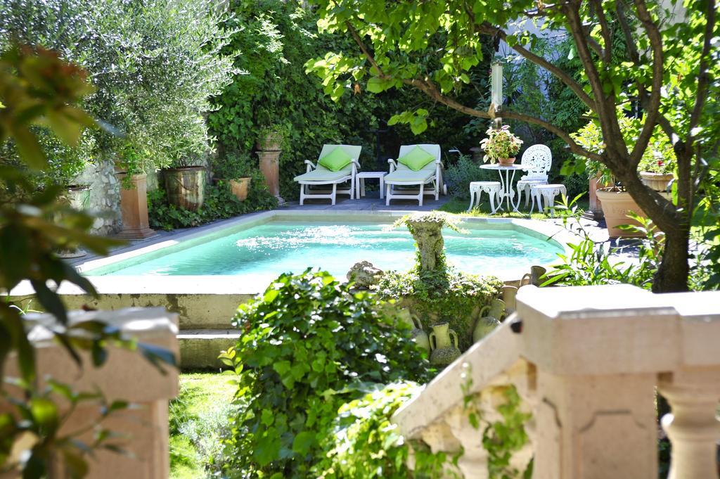 Bed and Breakfast Les Saisons à Villeneuve-lès-Avignon Extérieur photo